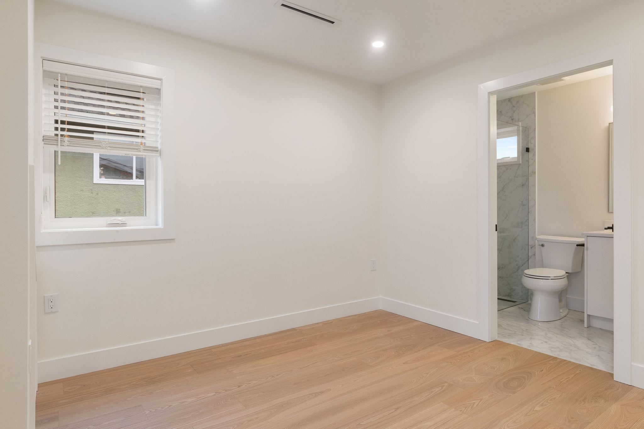 2055 E 4th Avenue Vancouver, BC - 17