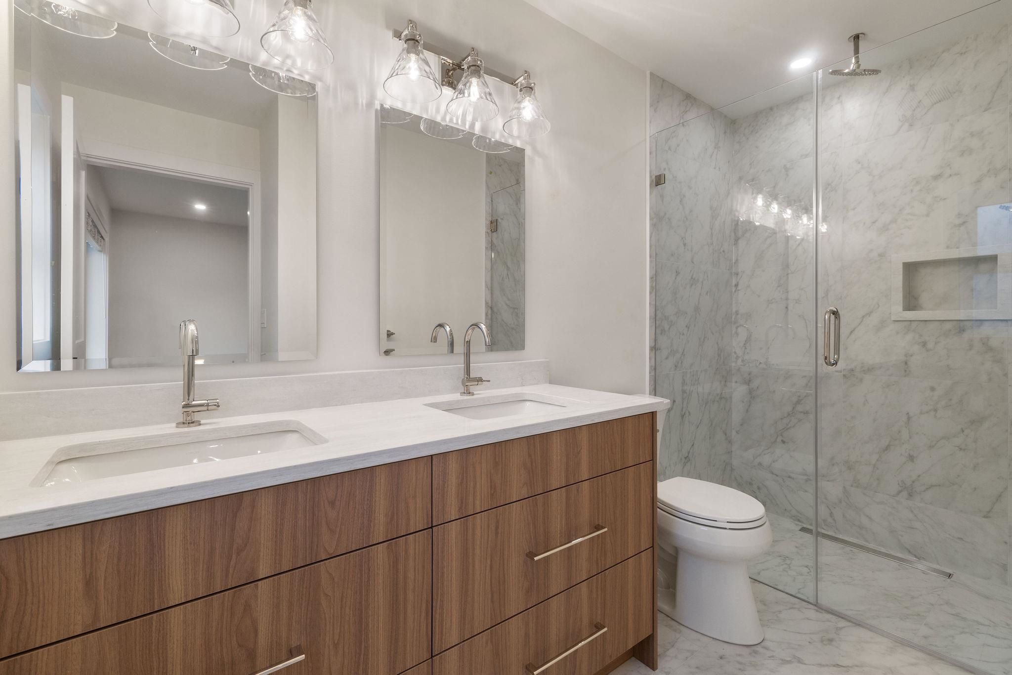 2055 E 4th Avenue Vancouver, BC - 13