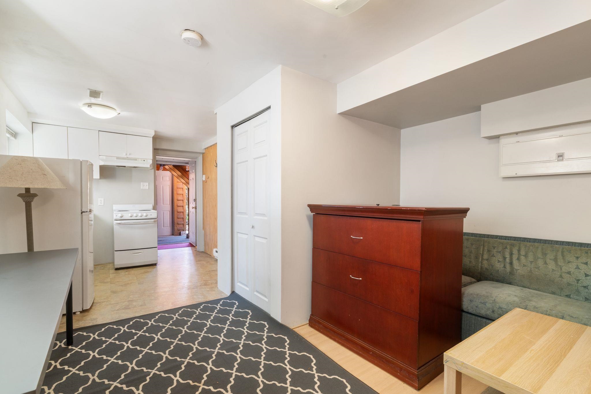 2268 E 7th Avenue Vancouver, BC - 23