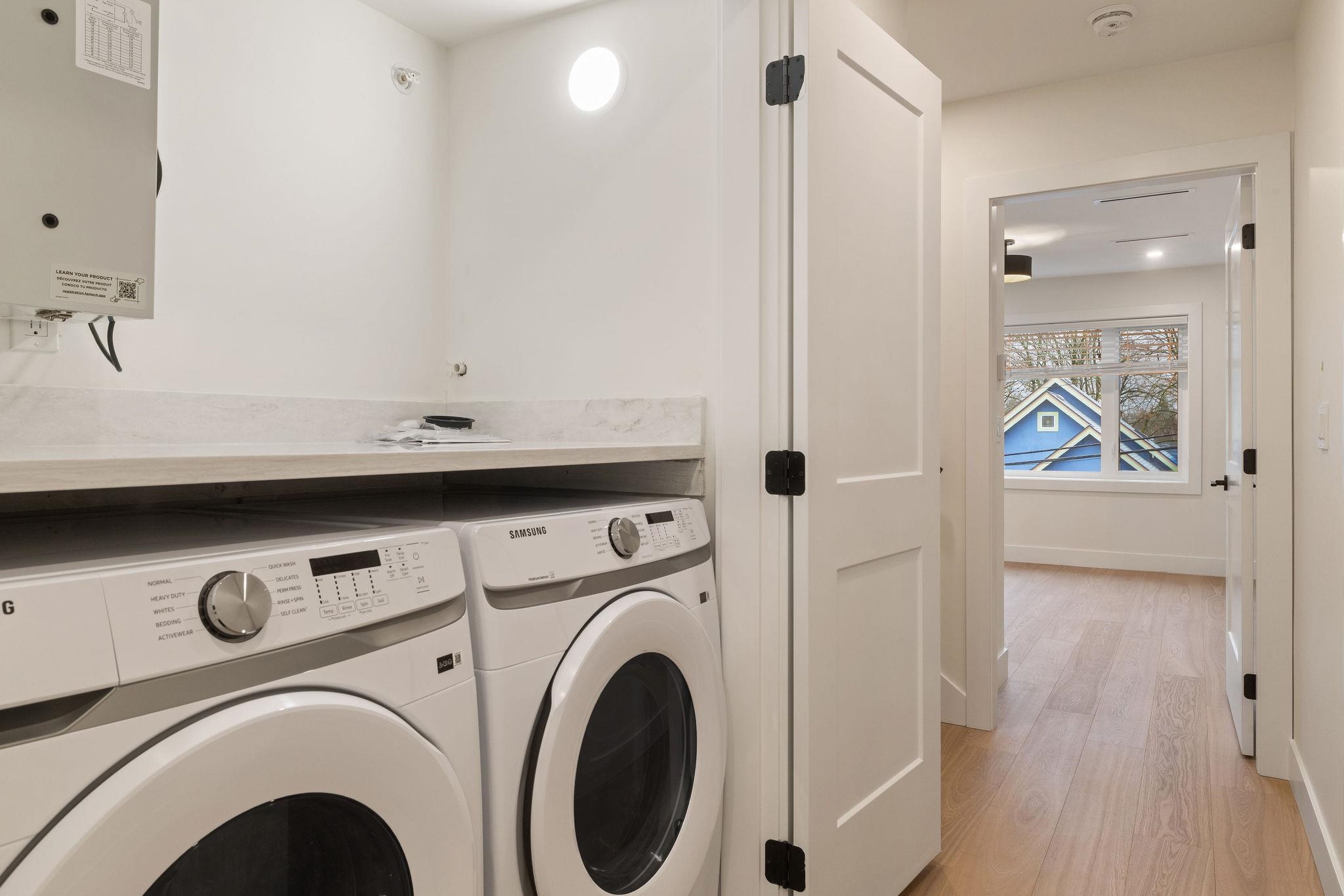 2055 E 4th Avenue Vancouver, BC - 11