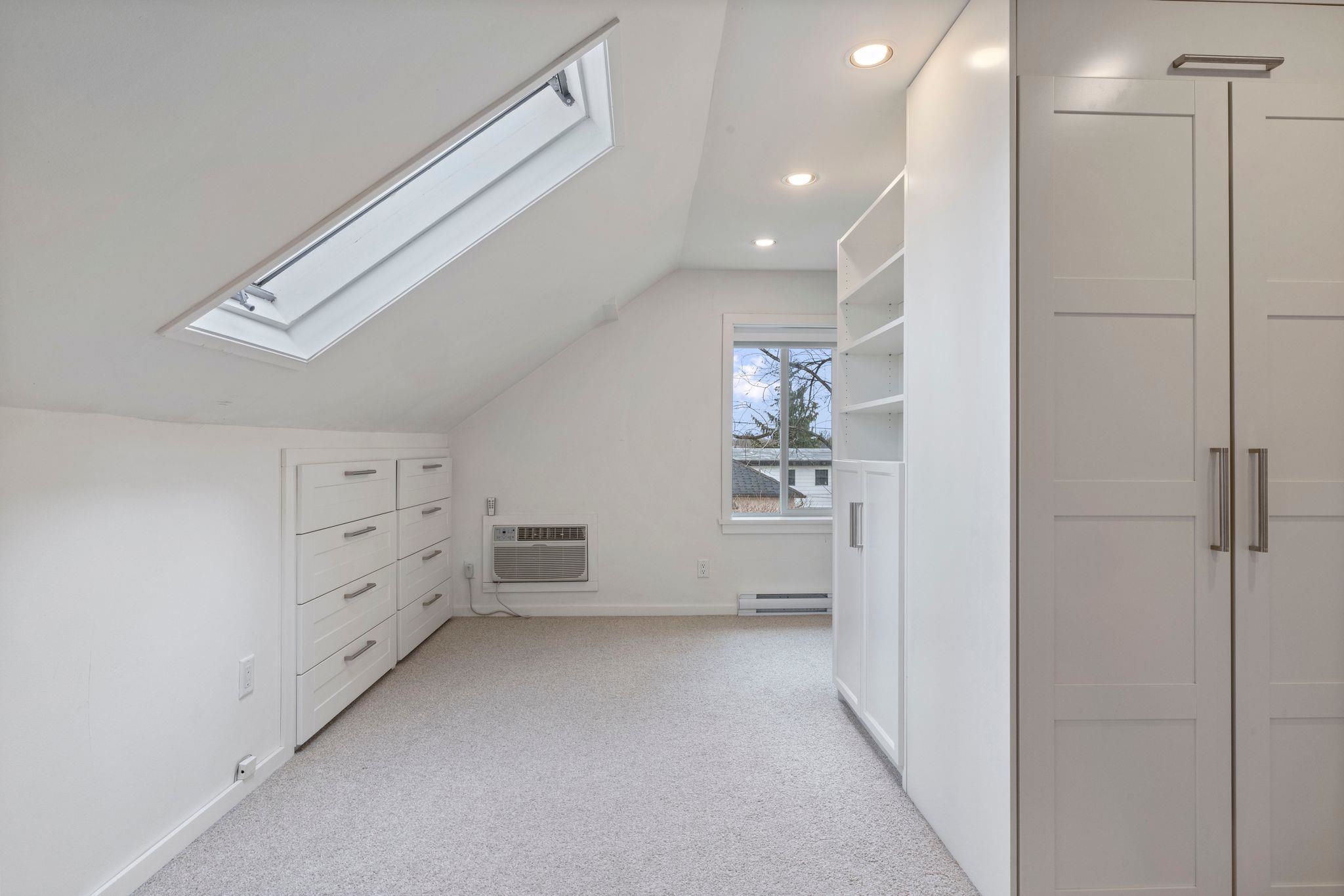 2094 E 7th Avenue Vancouver, BC - 17