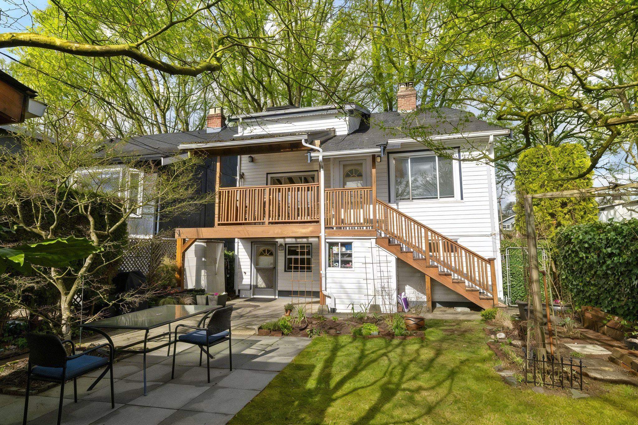 2094 E 7th Avenue Vancouver, BC - 25