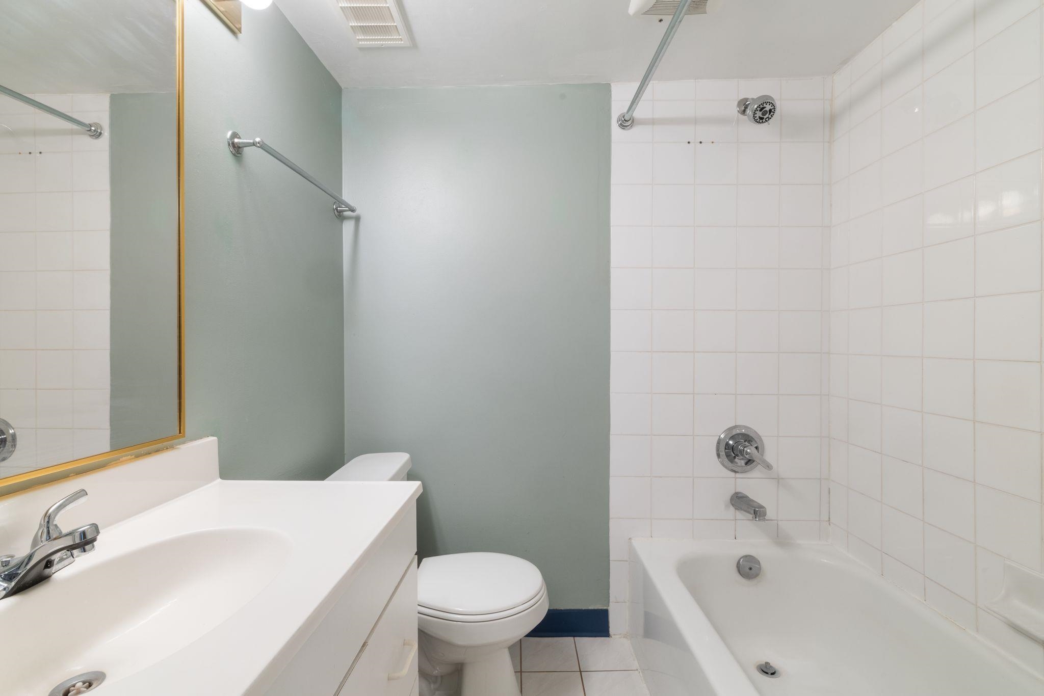 2268 E 7th Avenue Vancouver, BC - 22