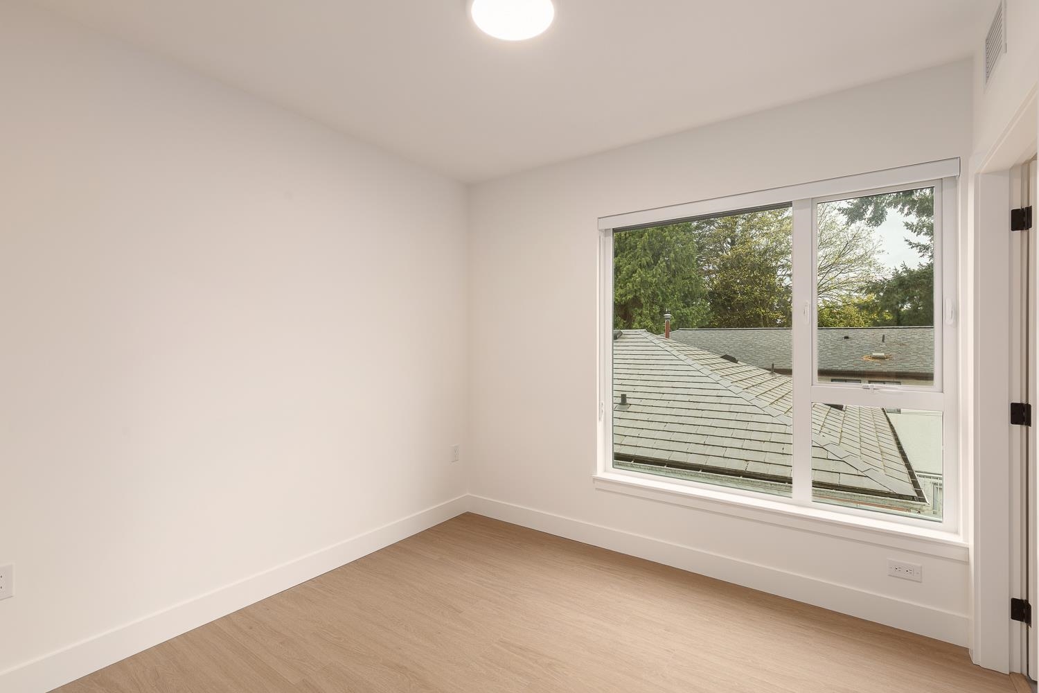 210 2235 E Broadway Vancouver, BC - 15