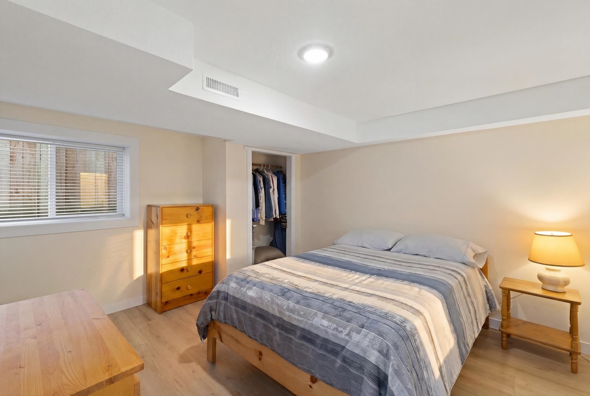 2273 E 2nd Avenue Vancouver, BC - 24