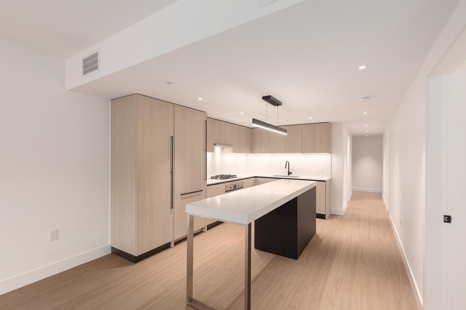 210 2235 E Broadway Vancouver, BC - 8