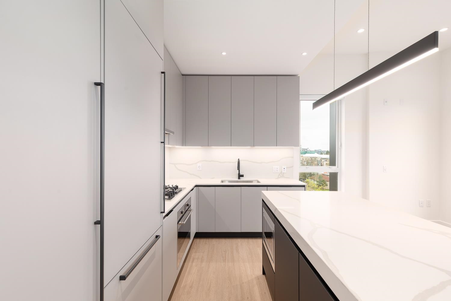 602 2235 E Broadway Vancouver, BC - 6