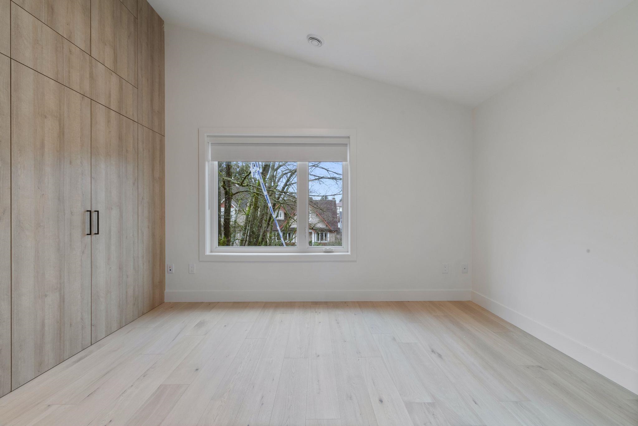 1 2541 Grant Street Vancouver, BC - 29