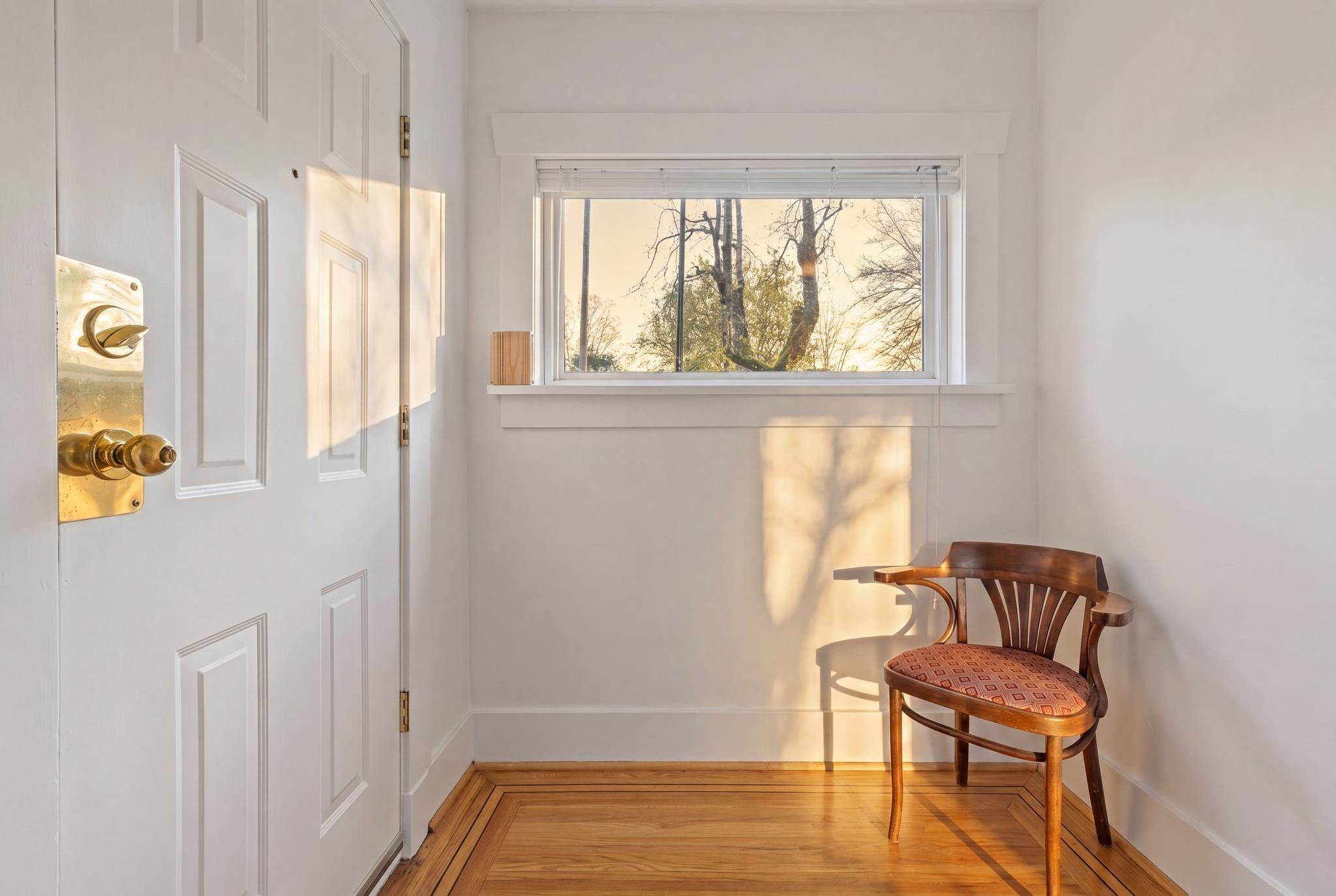 2273 E 2nd Avenue Vancouver, BC - 2