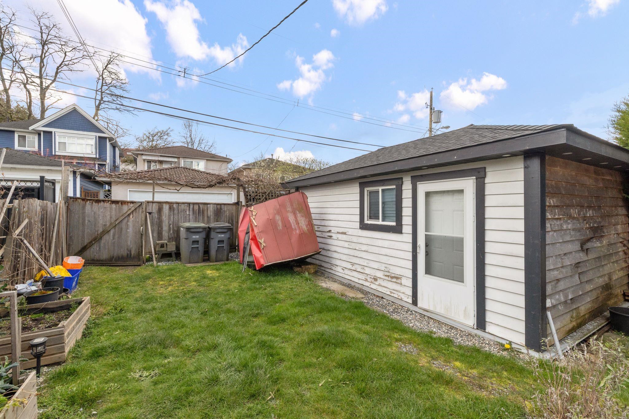 2580 E 19th Avenue Vancouver, BC - 18