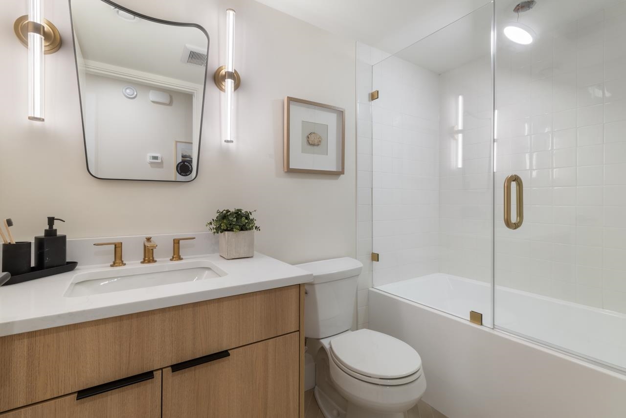 1937 Templeton Drive Vancouver, BC - 33