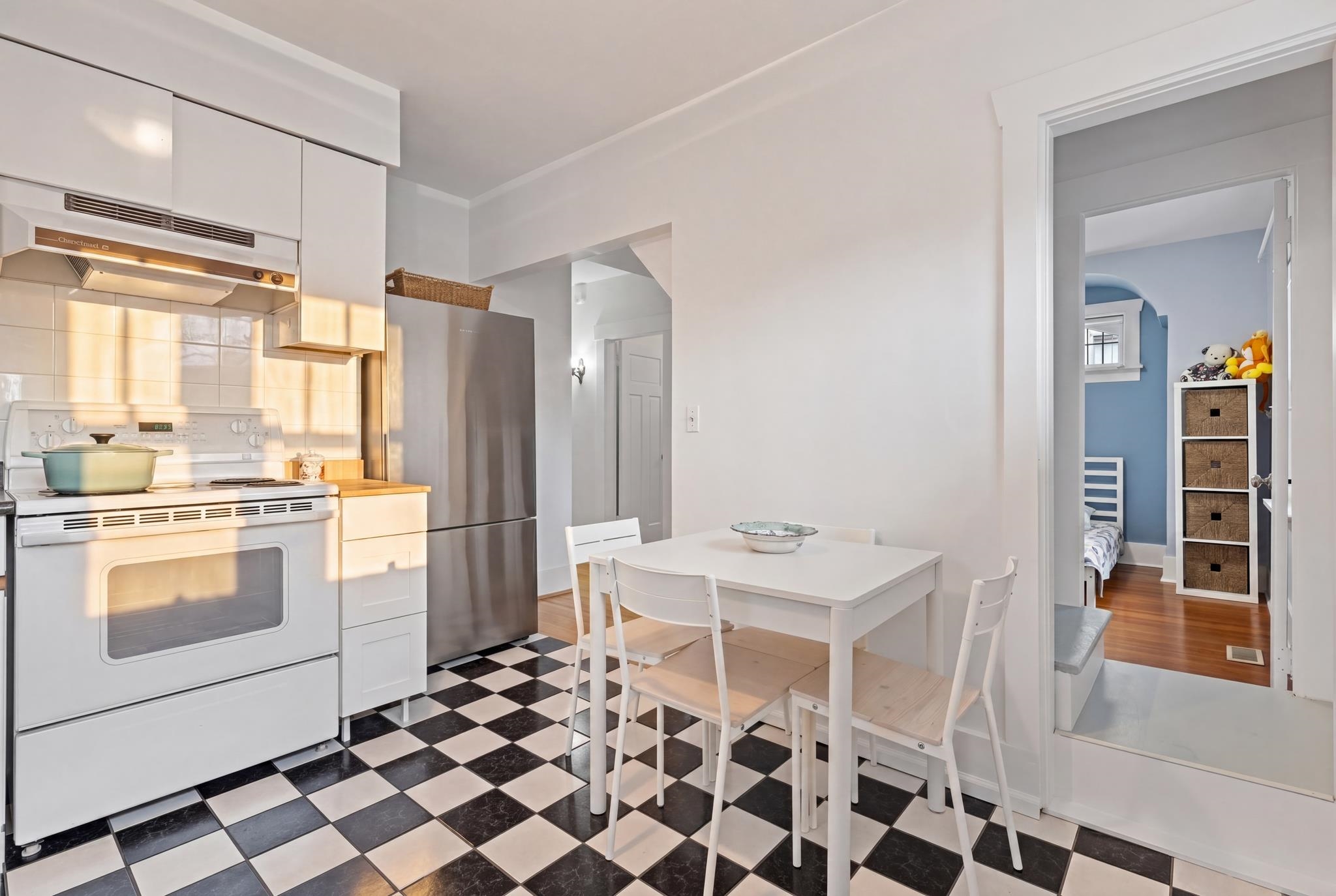 2273 E 2nd Avenue Vancouver, BC - 16