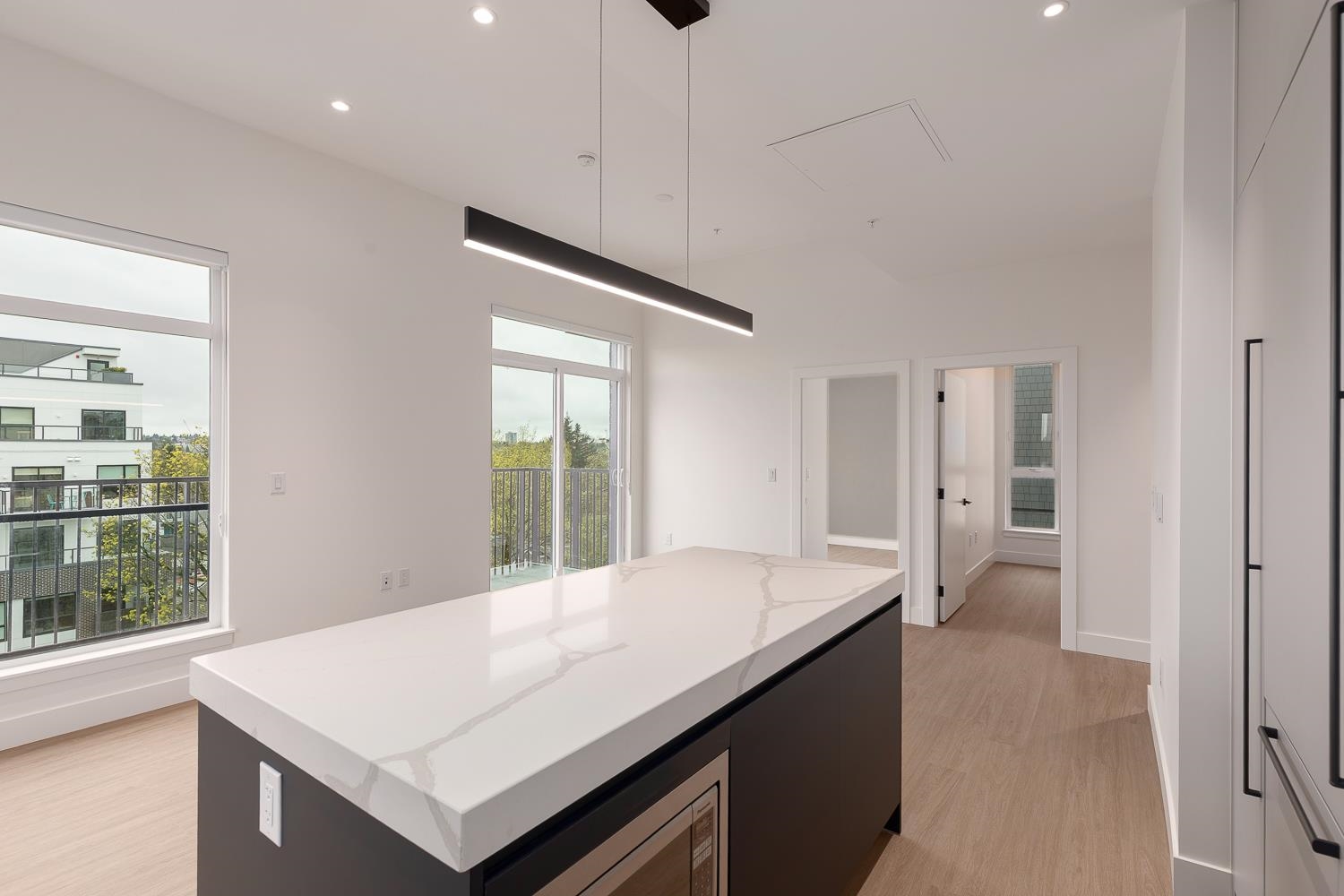 602 2235 E Broadway Vancouver, BC - 5