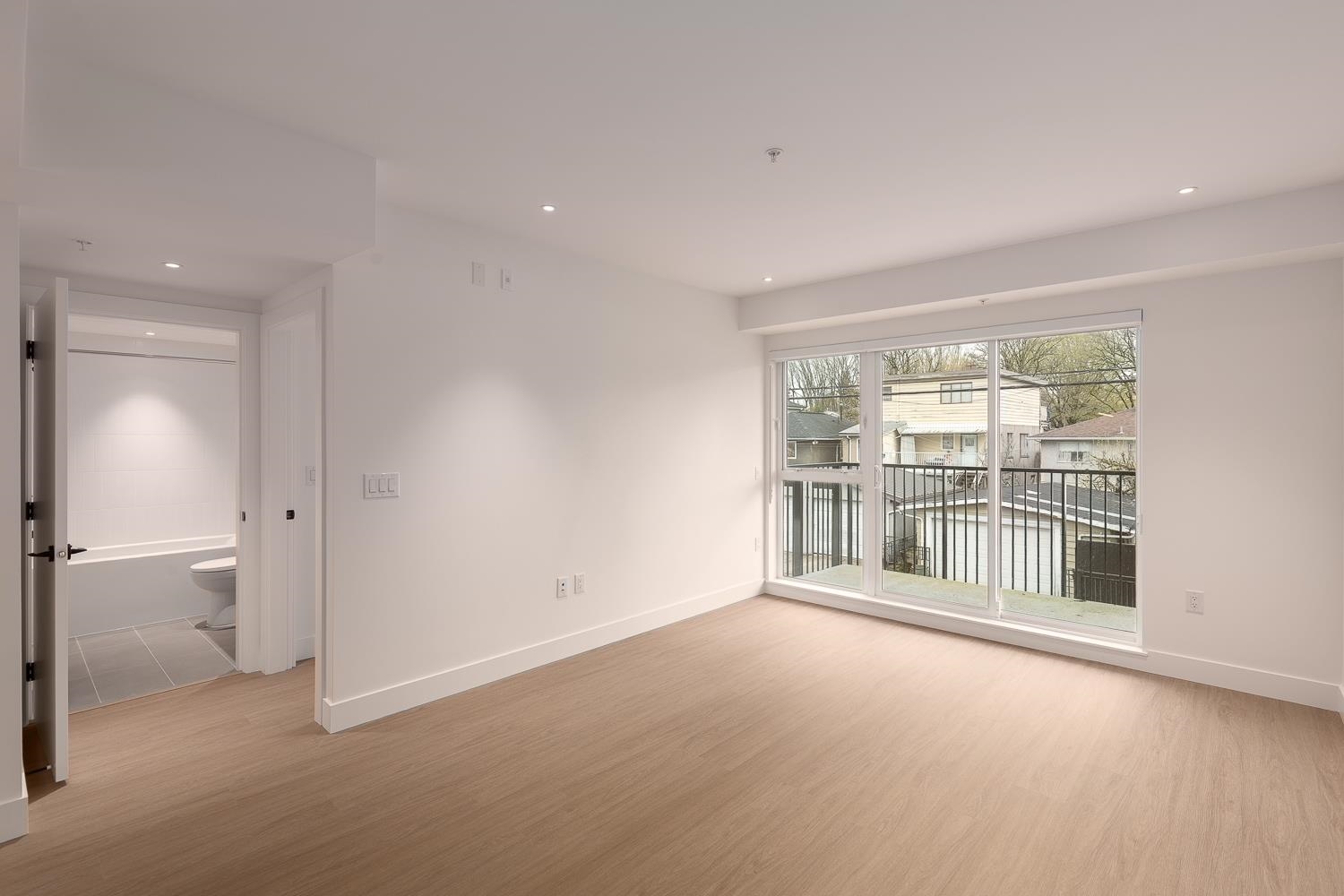 210 2235 E Broadway Vancouver, BC - 9