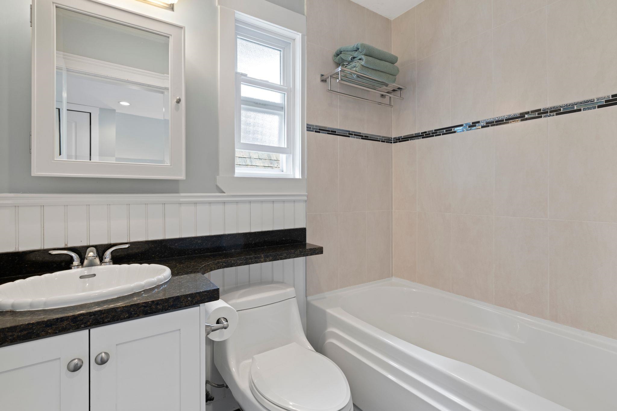 1807 E 7th Avenue Vancouver, BC - 15