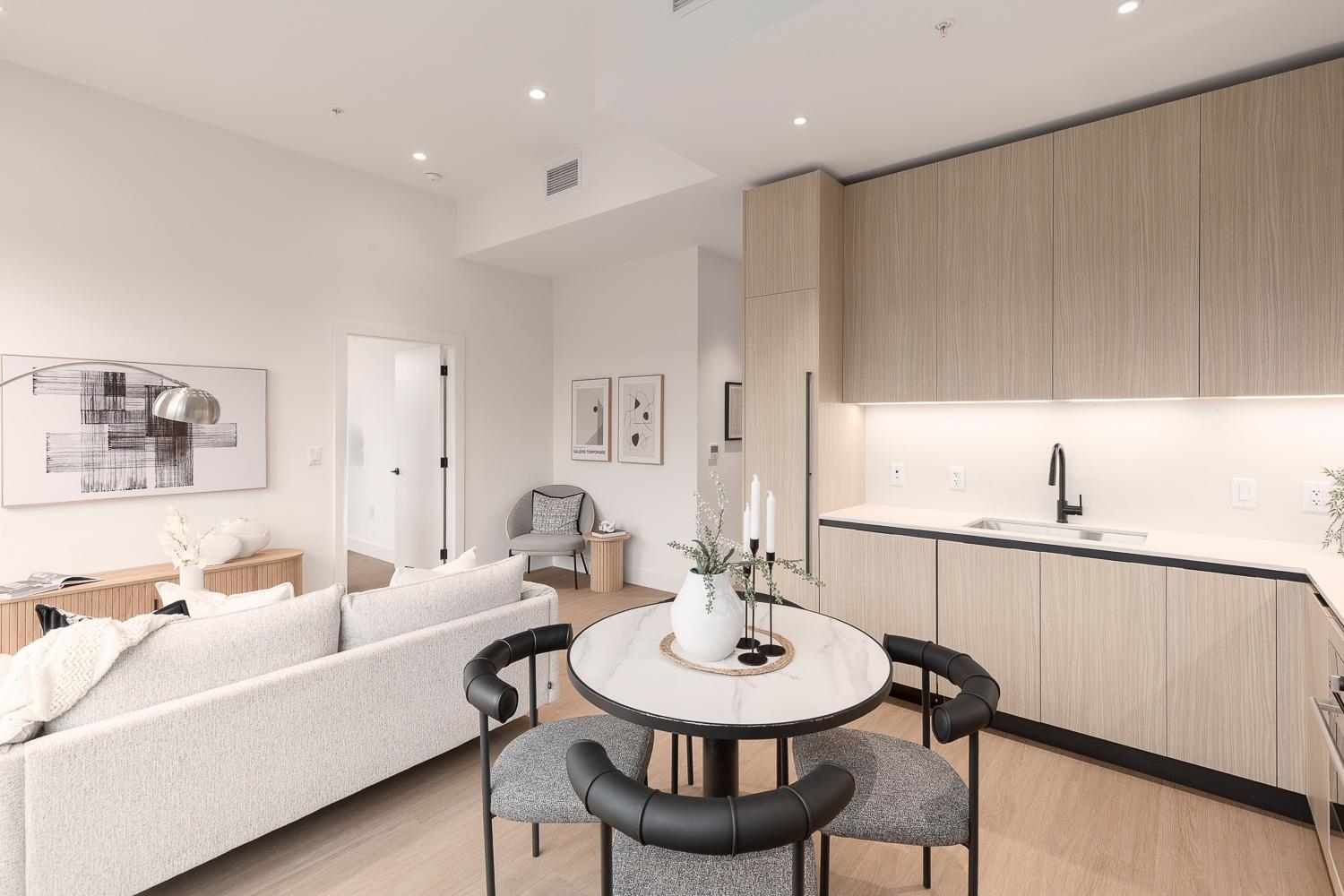 601 2235 E Broadway Vancouver, BC - 6