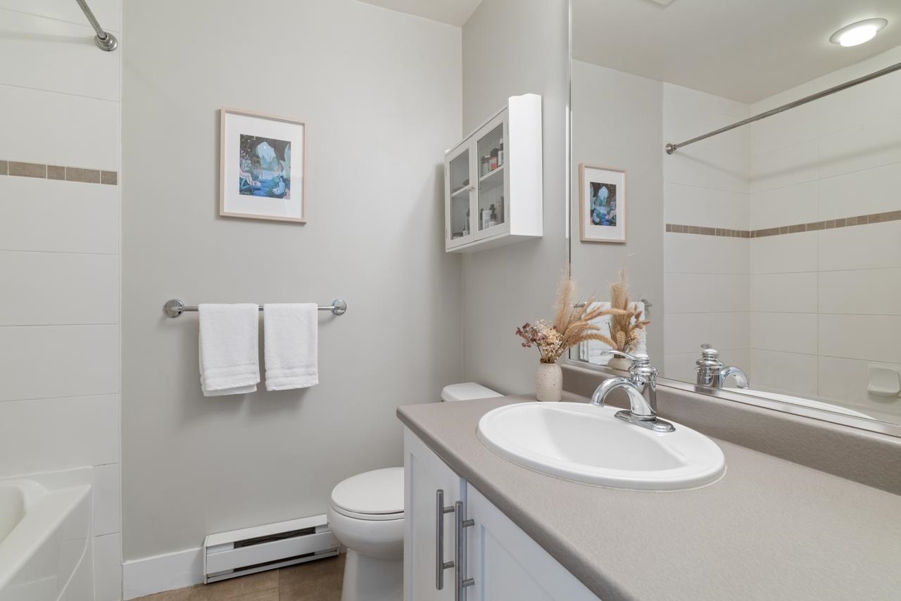 210 4458 Albert Street Burnaby, BC - 21