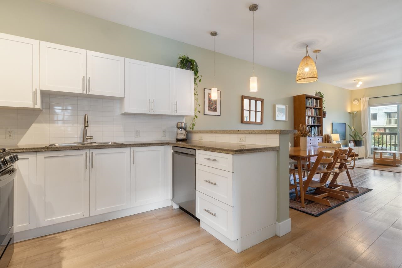 210 4458 Albert Street Burnaby, BC - 12