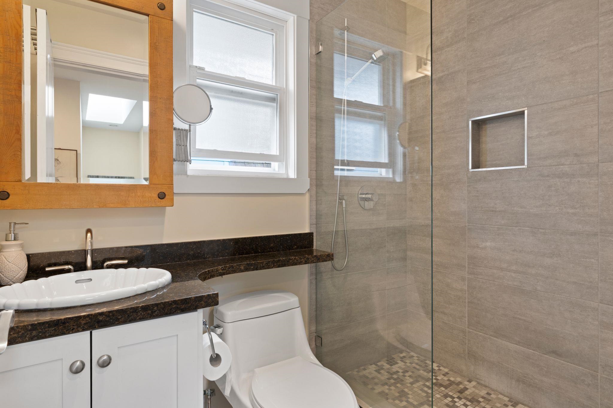 1807 E 7th Avenue Vancouver, BC - 13