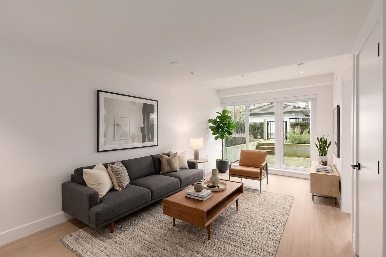 110 2235 E Broadway Vancouver, BC - 3