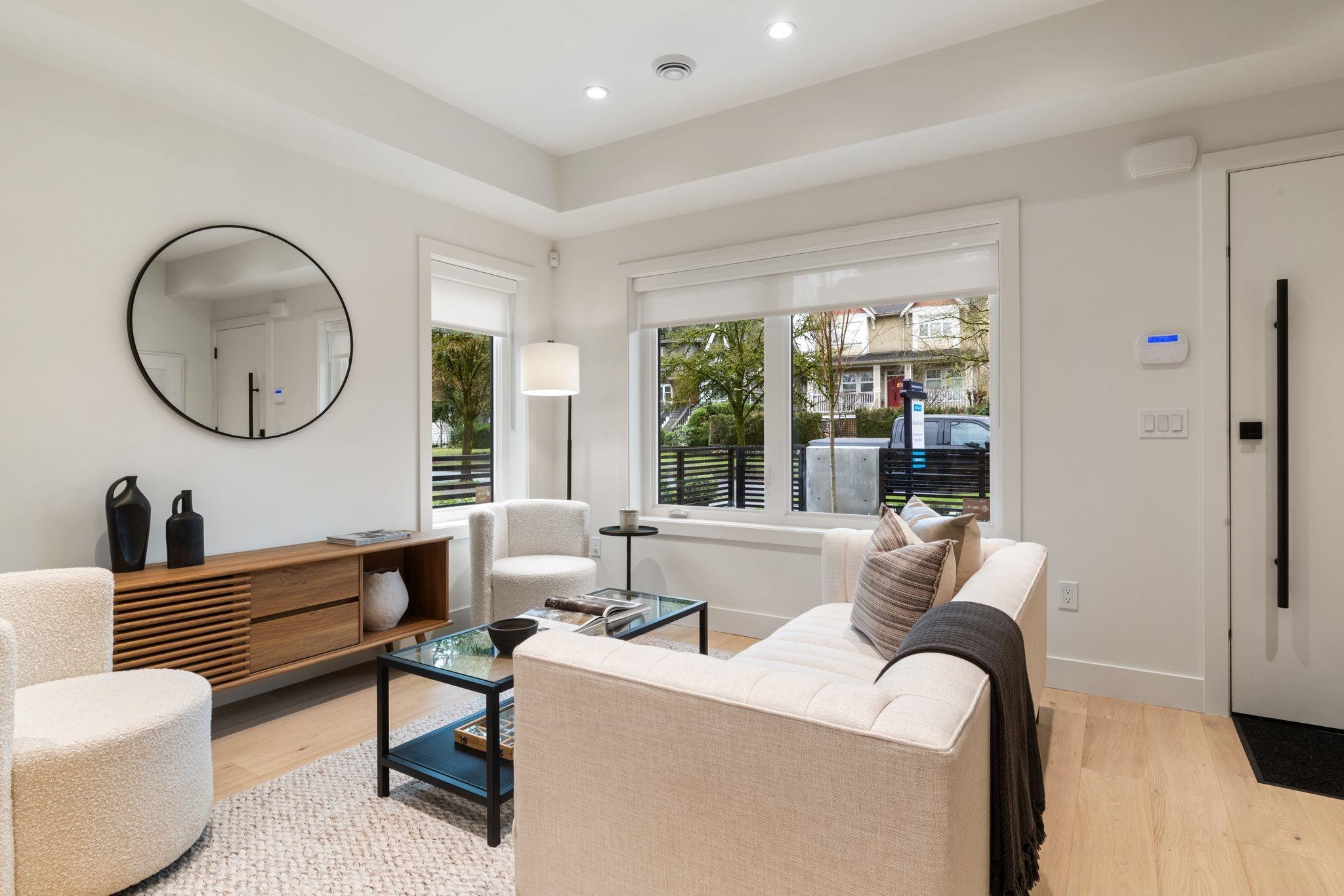 1 2541 Grant Street Vancouver, BC - 7