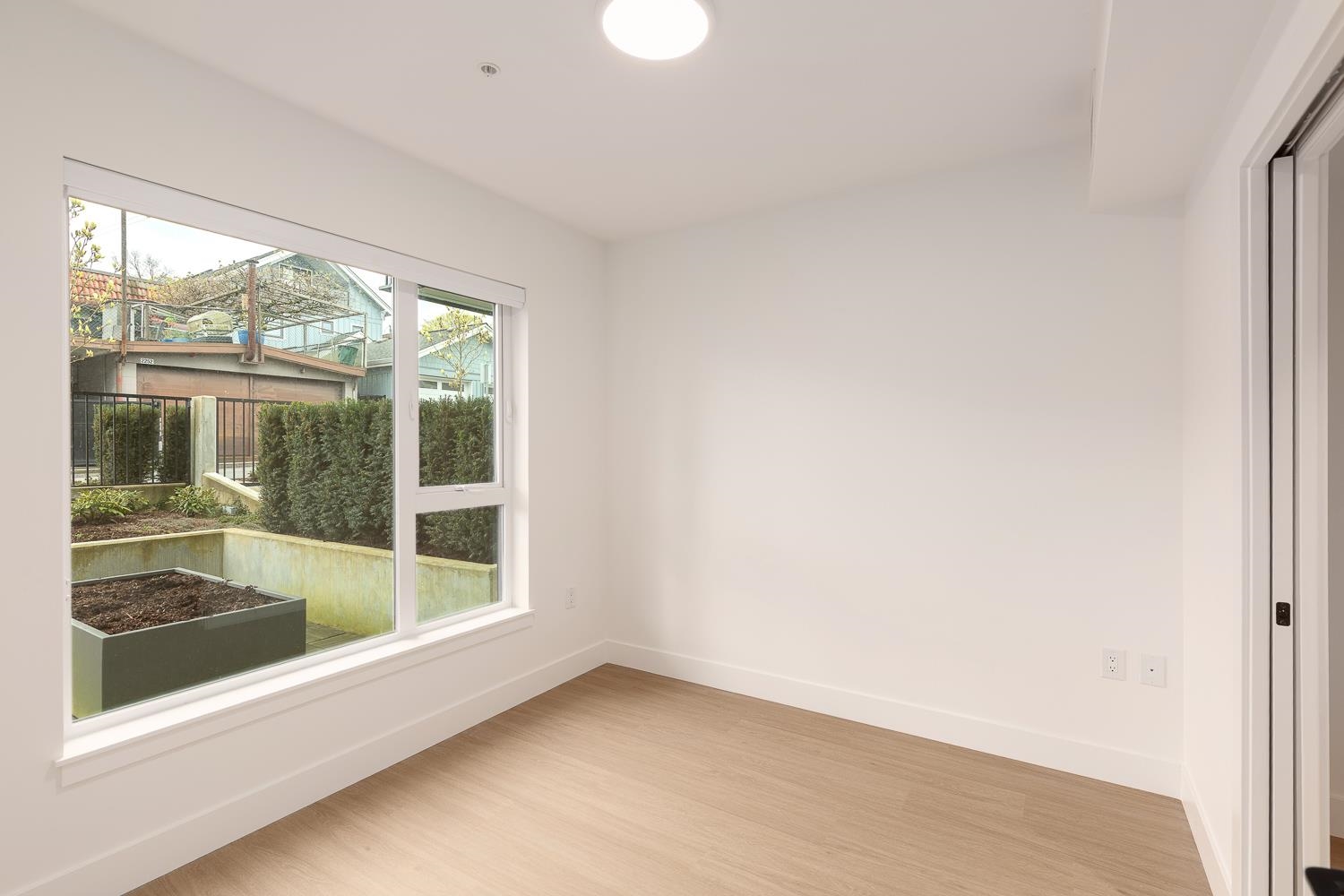 110 2235 E Broadway Vancouver, BC - 12