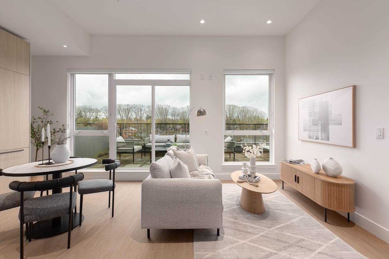 601 2235 E Broadway Vancouver, BC - 2