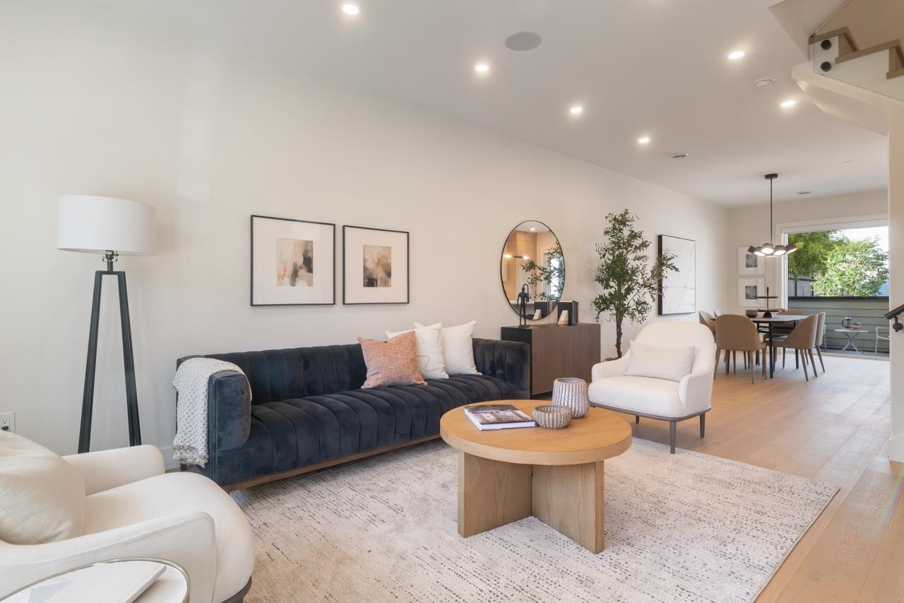 1937 Templeton Drive Vancouver, BC - 2