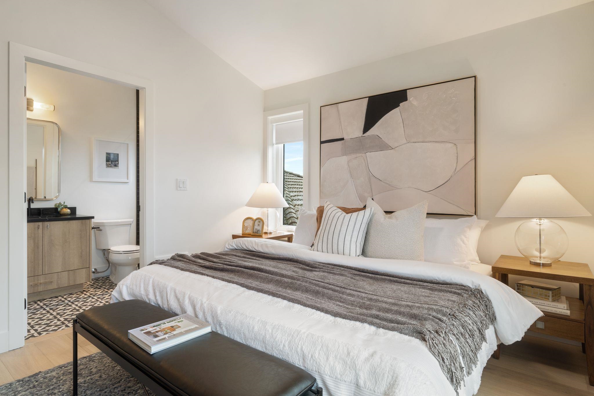 1 2541 Grant Street Vancouver, BC - 32