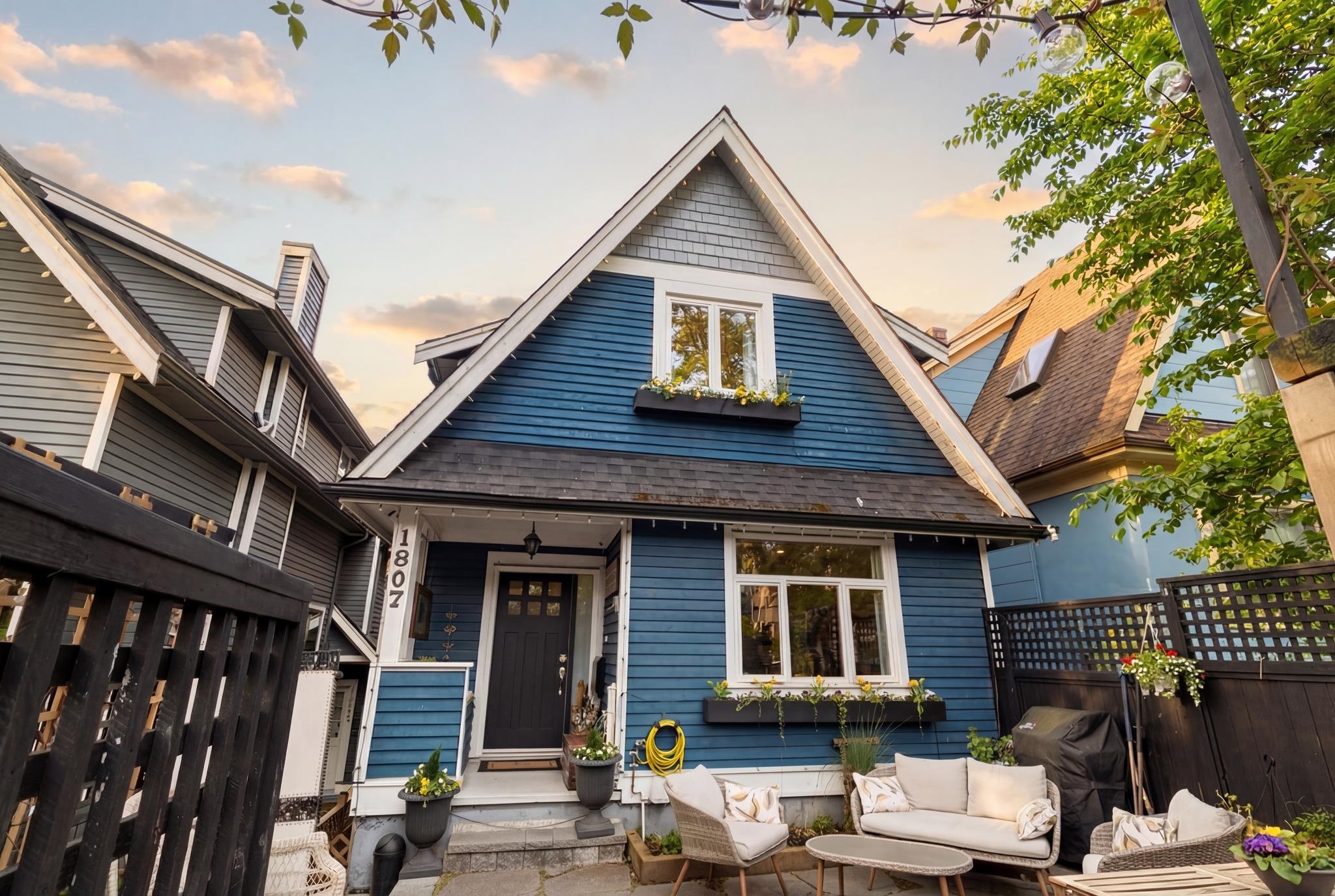 1807 E 7th Avenue Vancouver, BC - 2