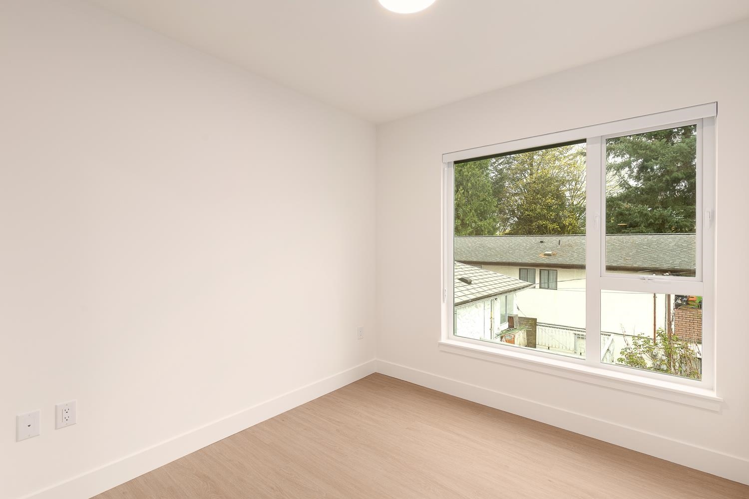 210 2235 E Broadway Vancouver, BC - 12