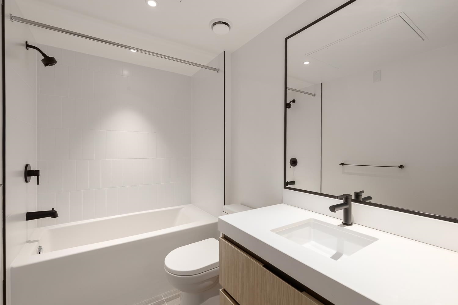 110 2235 E Broadway Vancouver, BC - 13