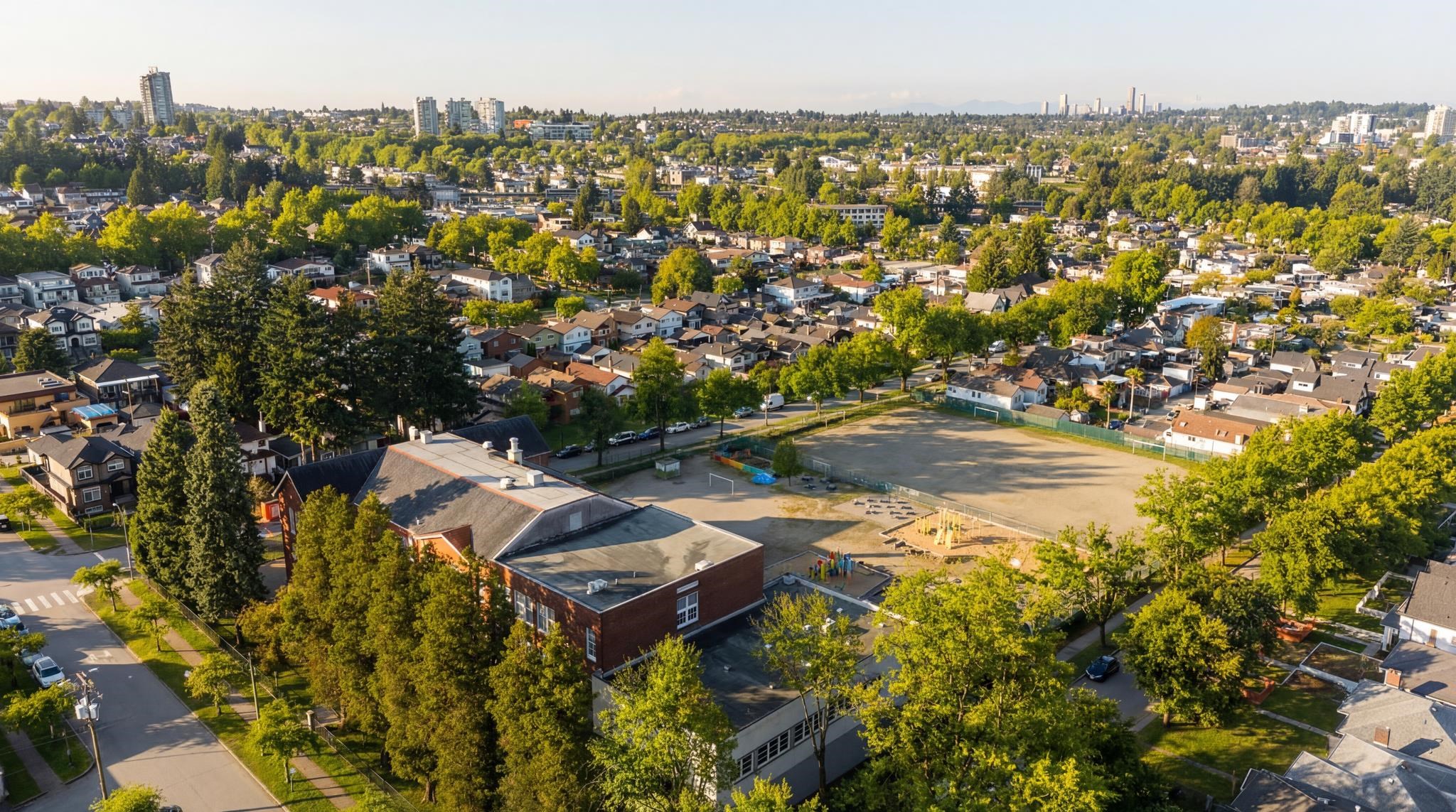 2580 E 19th Avenue Vancouver, BC - 24