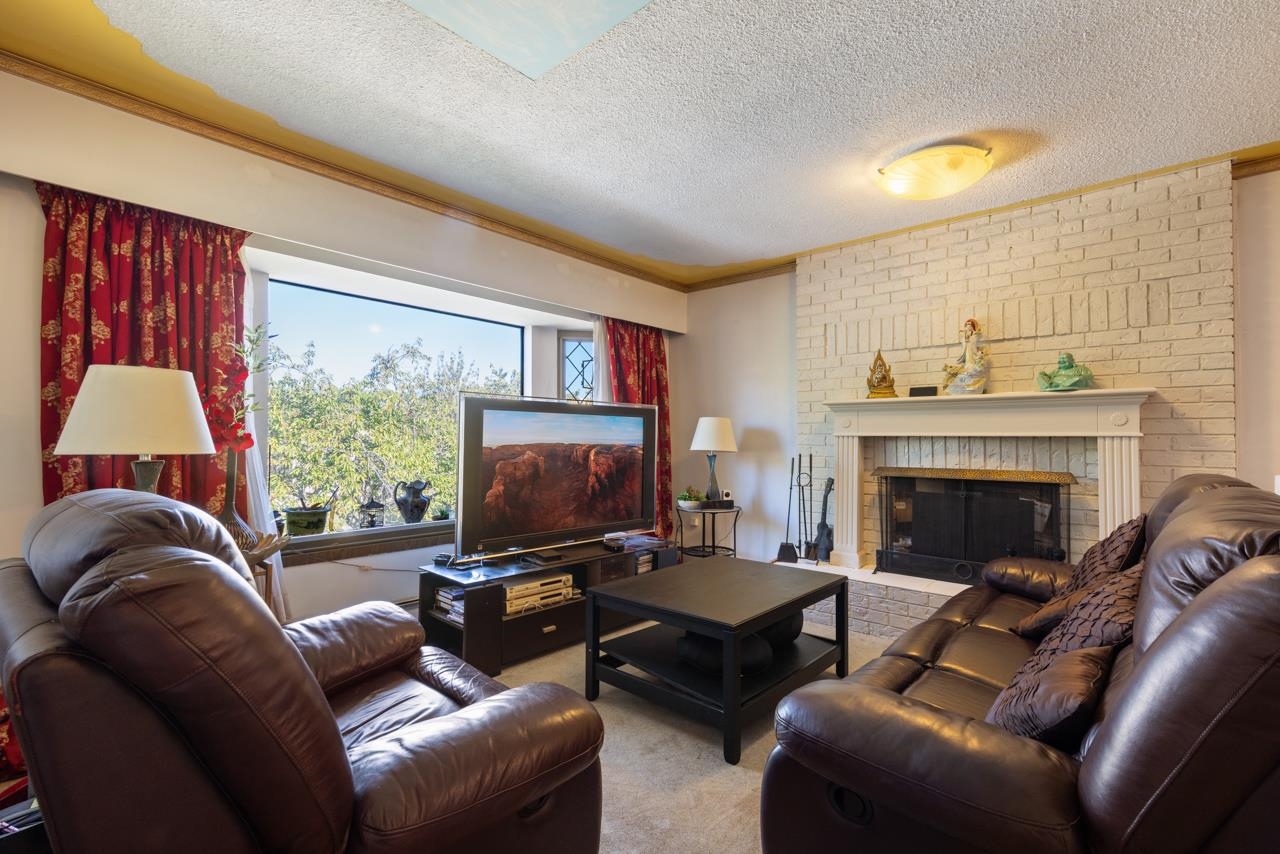 2472 E 12th Avenue Vancouver, BC - 12