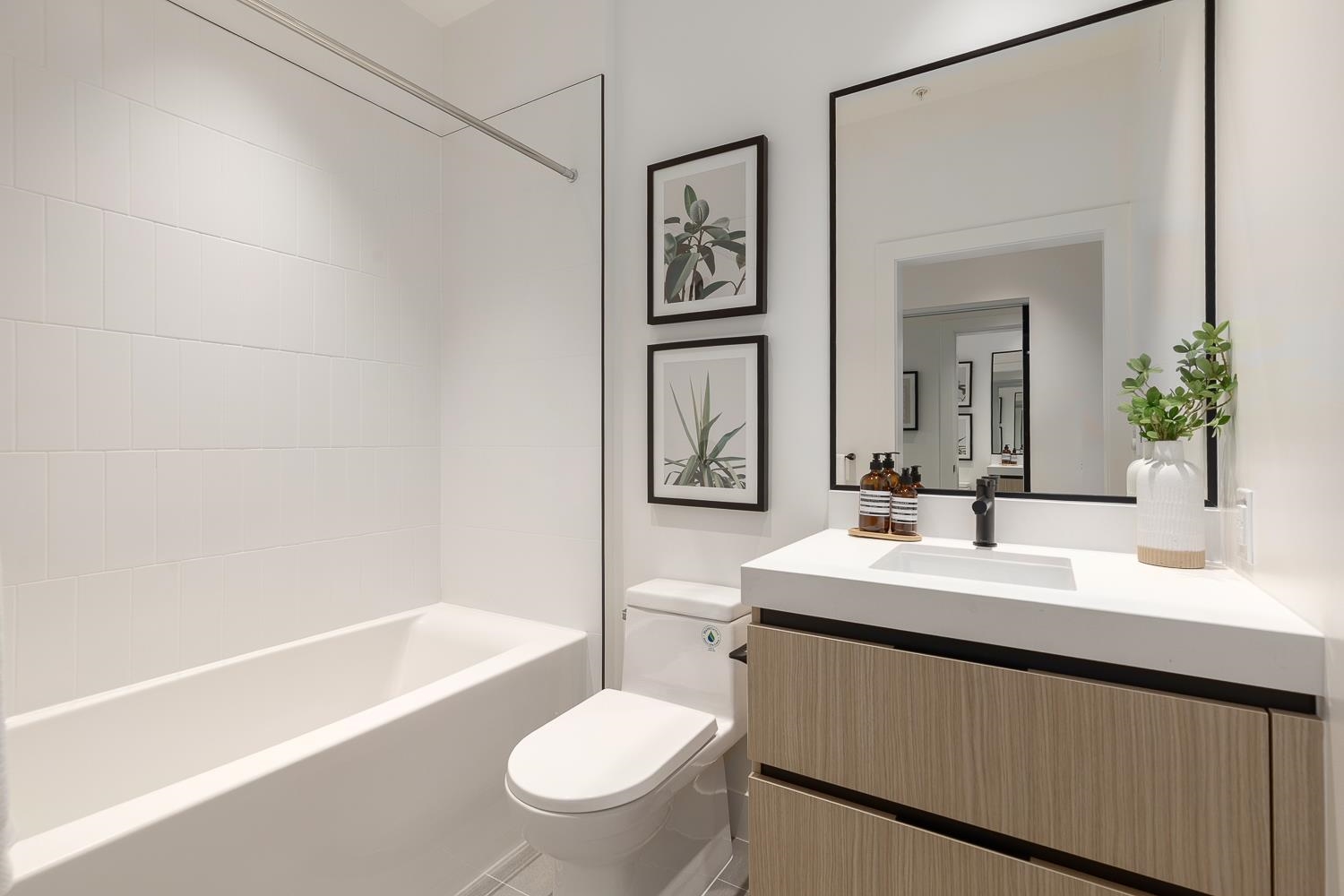 601 2235 E Broadway Vancouver, BC - 16