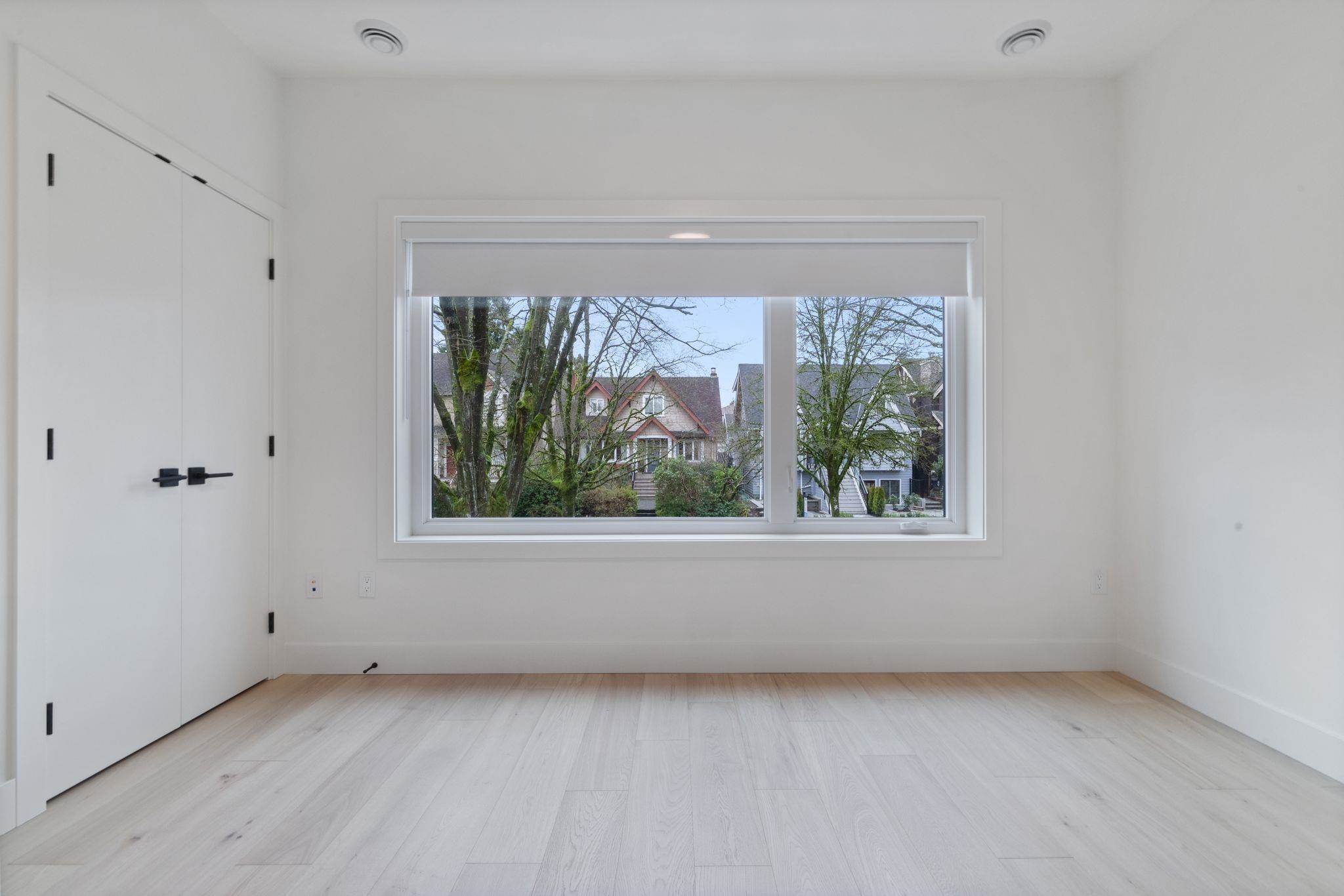 1 2541 Grant Street Vancouver, BC - 22