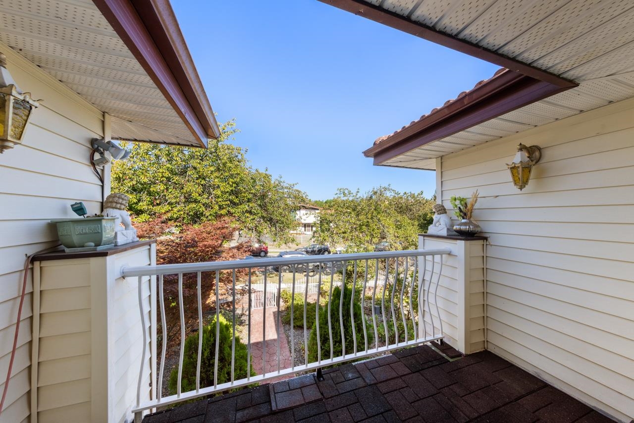 2472 E 12th Avenue Vancouver, BC - 28