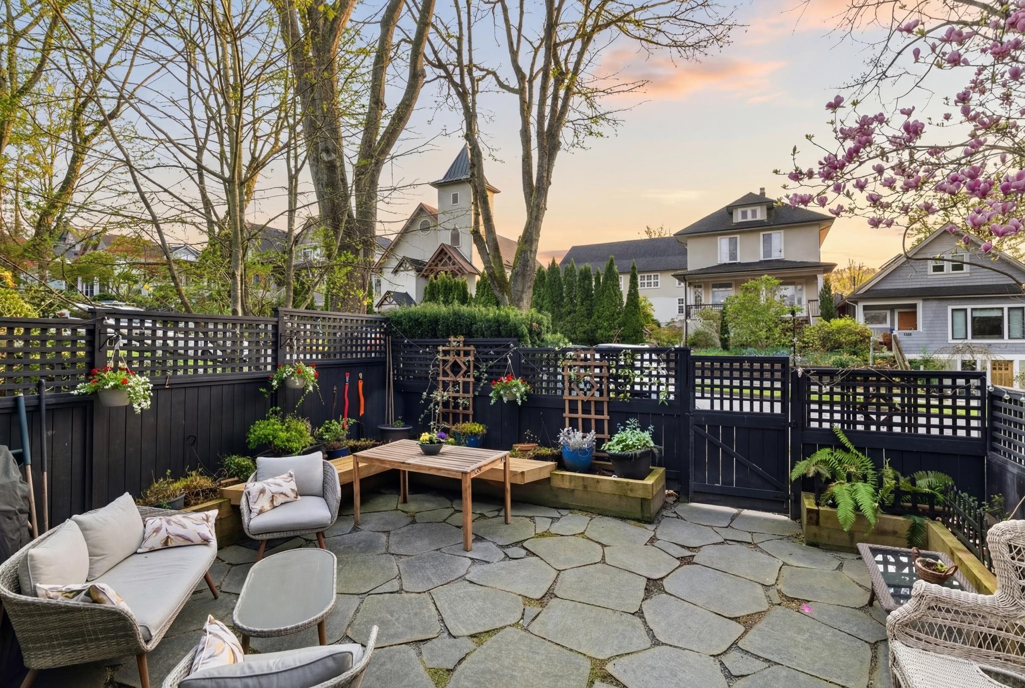 1807 E 7th Avenue Vancouver, BC - 22