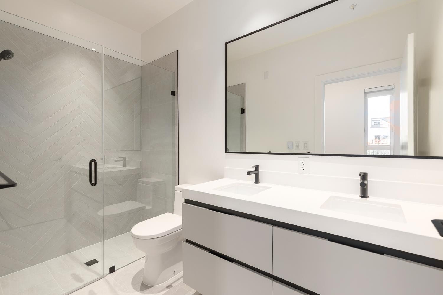 602 2235 E Broadway Vancouver, BC - 9