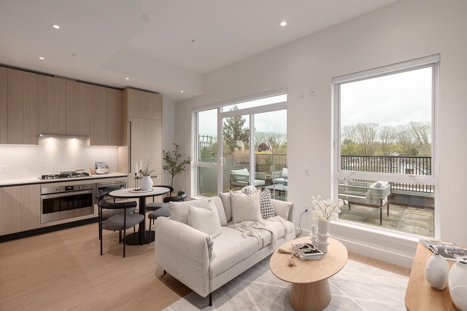 601 2235 E Broadway Vancouver, BC - 3