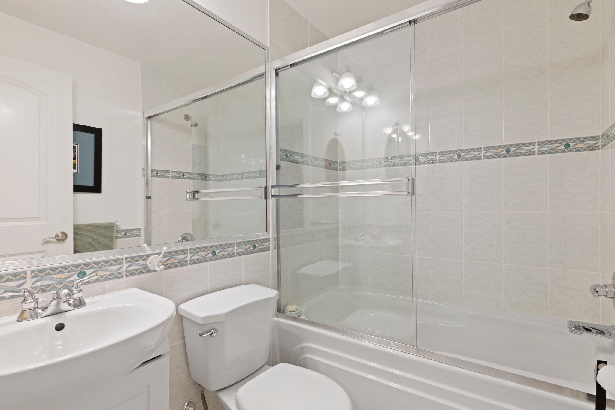 1807 E 7th Avenue Vancouver, BC - 19