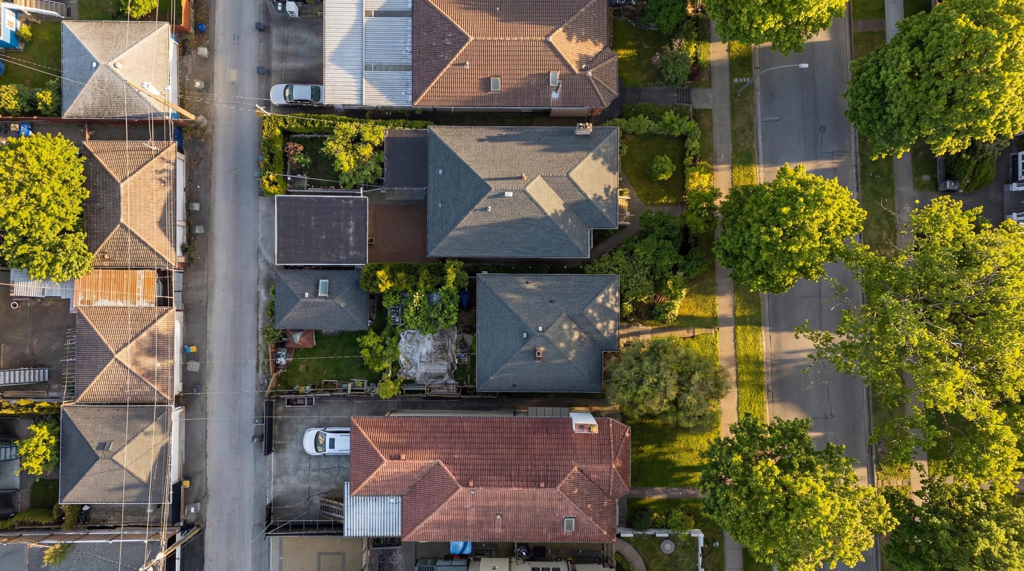 2580 E 19th Avenue Vancouver, BC - 20