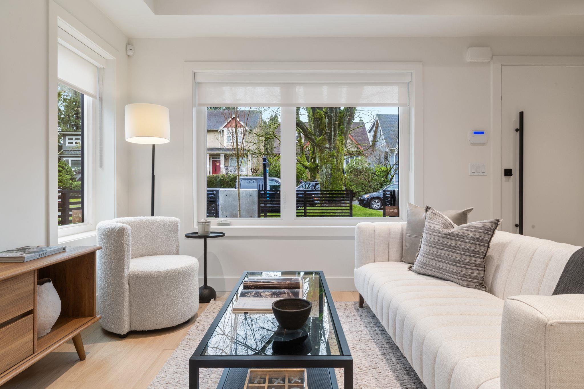 1 2541 Grant Street Vancouver, BC - 5