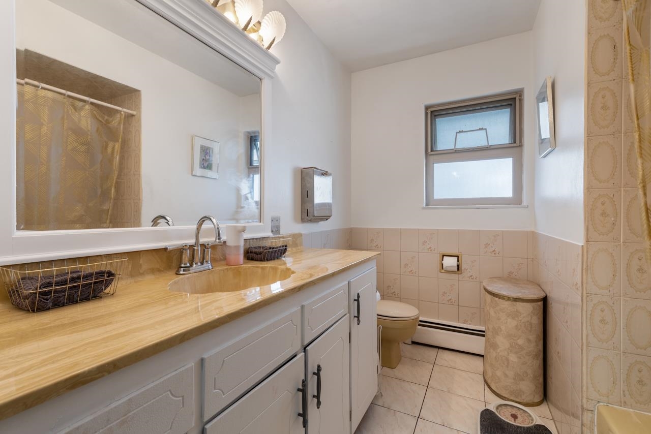 2472 E 12th Avenue Vancouver, BC - 7