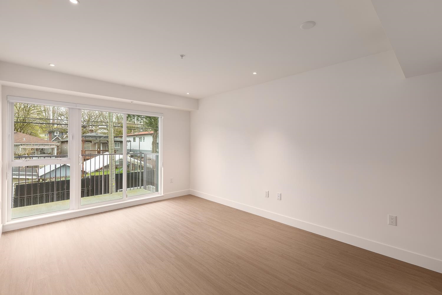 210 2235 E Broadway Vancouver, BC - 3