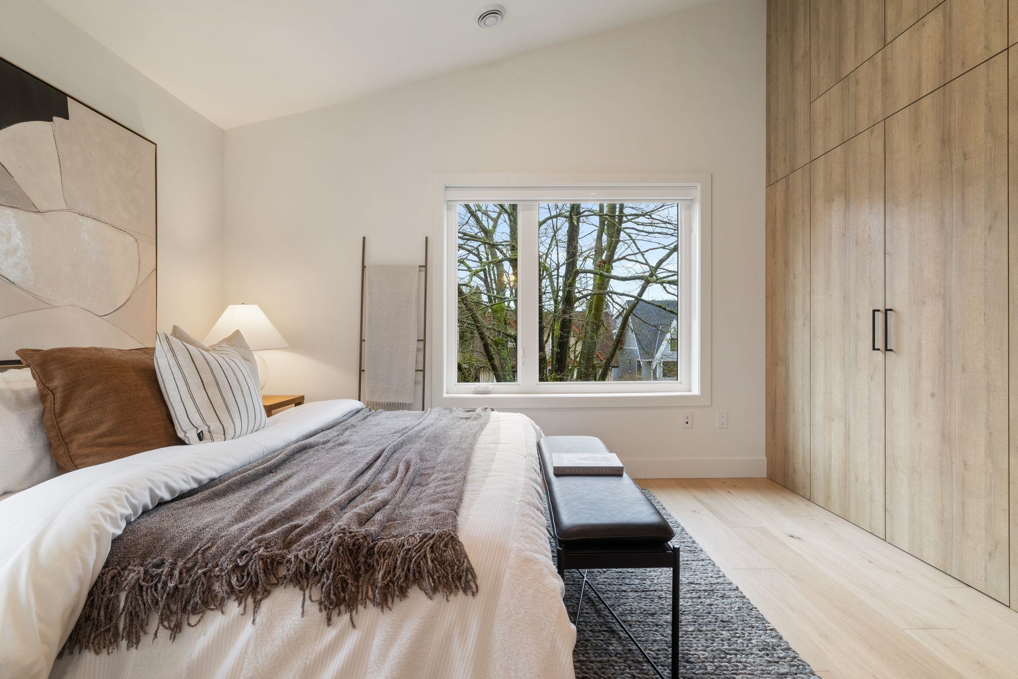 1 2541 Grant Street Vancouver, BC - 31