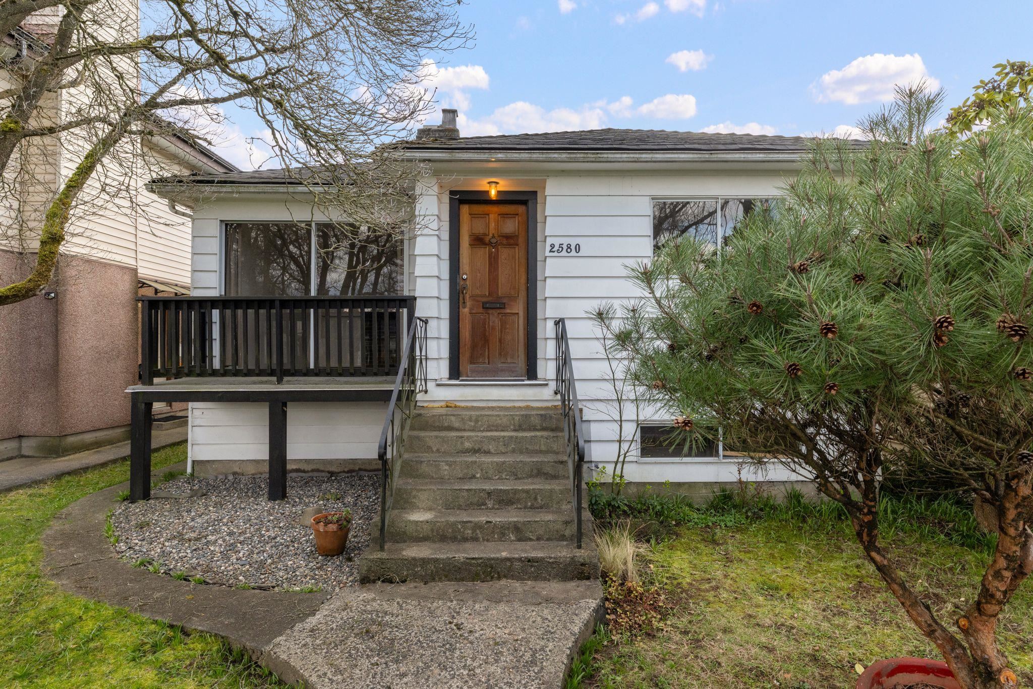 2580 E 19th Avenue Vancouver, BC - 2