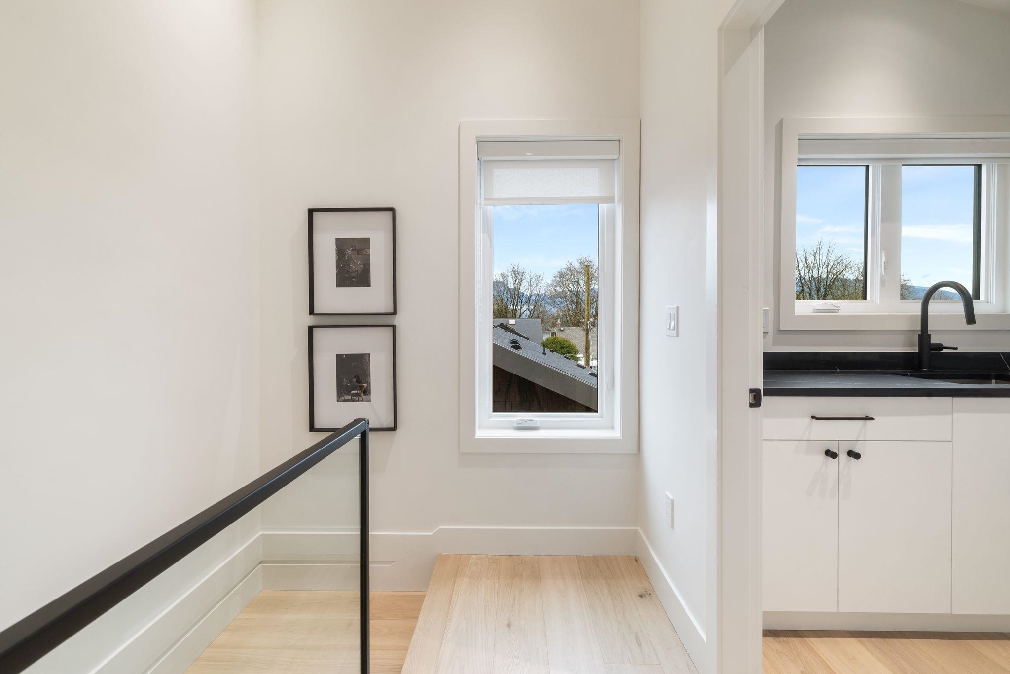 1 2541 Grant Street Vancouver, BC - 27