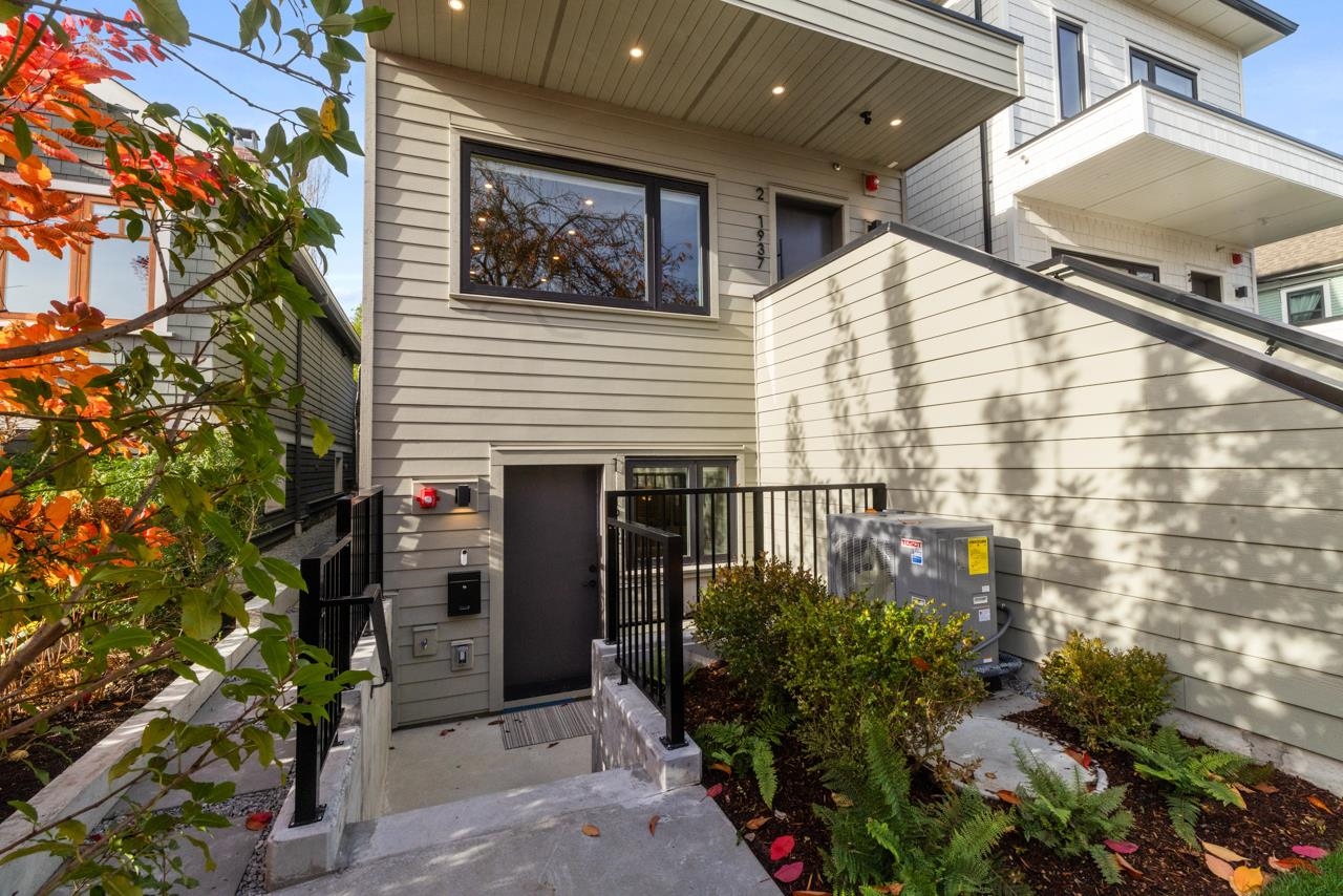 1937 Templeton Drive Vancouver, BC - 35