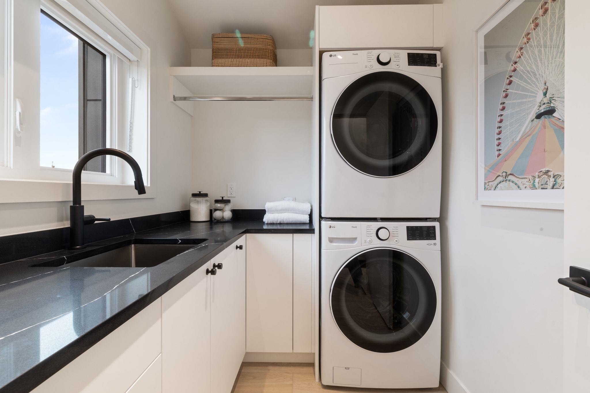 1 2541 Grant Street Vancouver, BC - 28